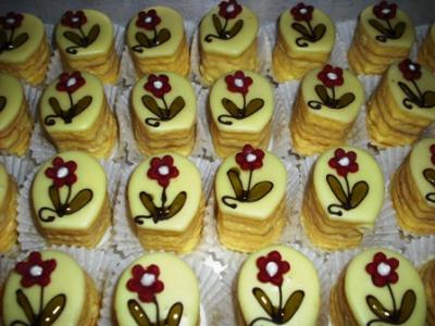 406 - Petit Fours